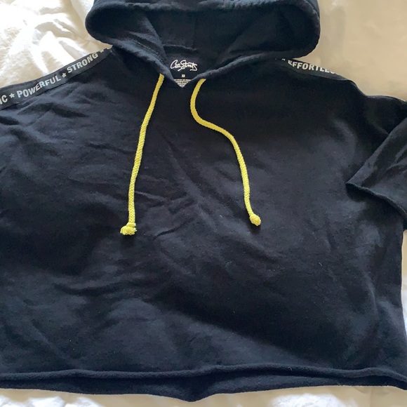 City Streets Juniors Cropped Top w/ Hood - Picture 3 of 6